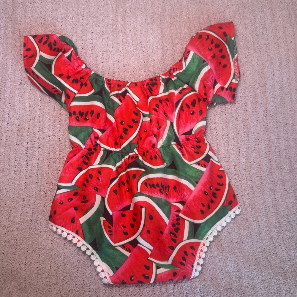 SHEIN Watermelon Patterned Baby Outfit